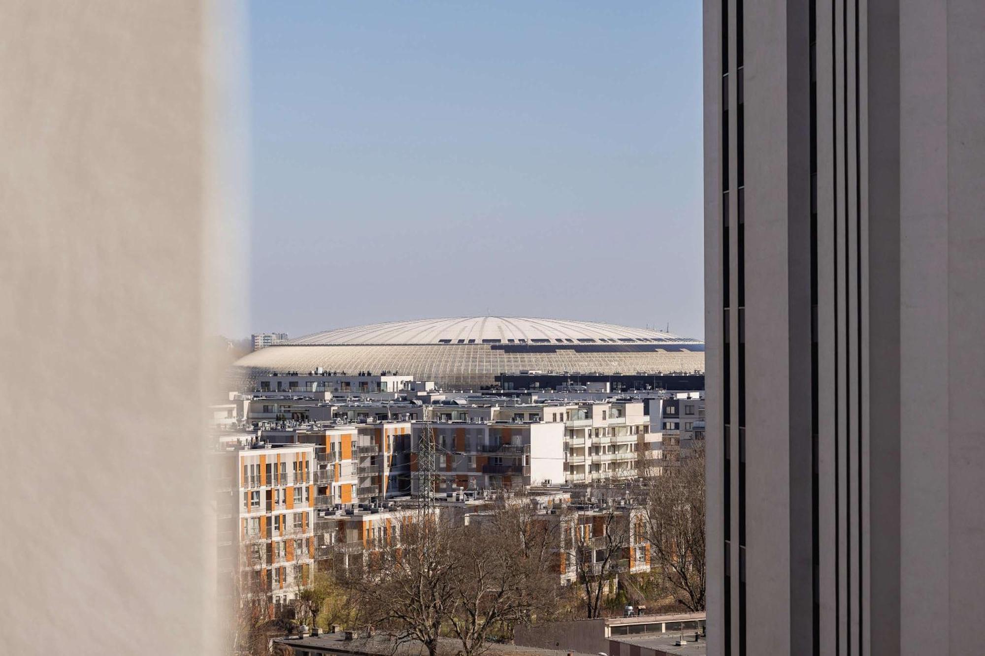 Elegant With Parking Near Tauron Arena By Renters Apartment *