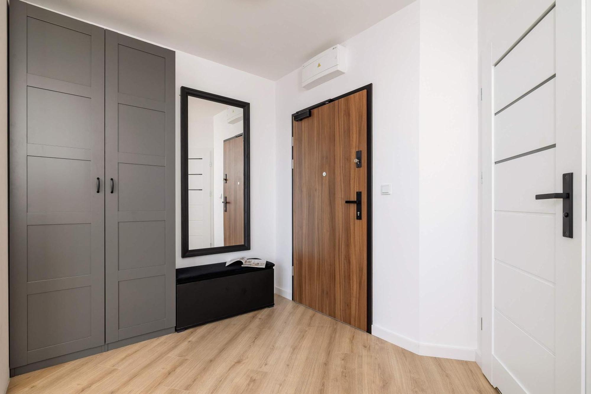 Elegant With Parking Near Tauron Arena By Renters Apartment